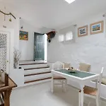 Estudio Tegoyo Apartment